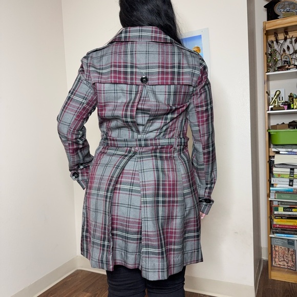 Rampage Gray and Red Plaid Trench Coat with Belt and Wide Lapels - Picture 4 of 10